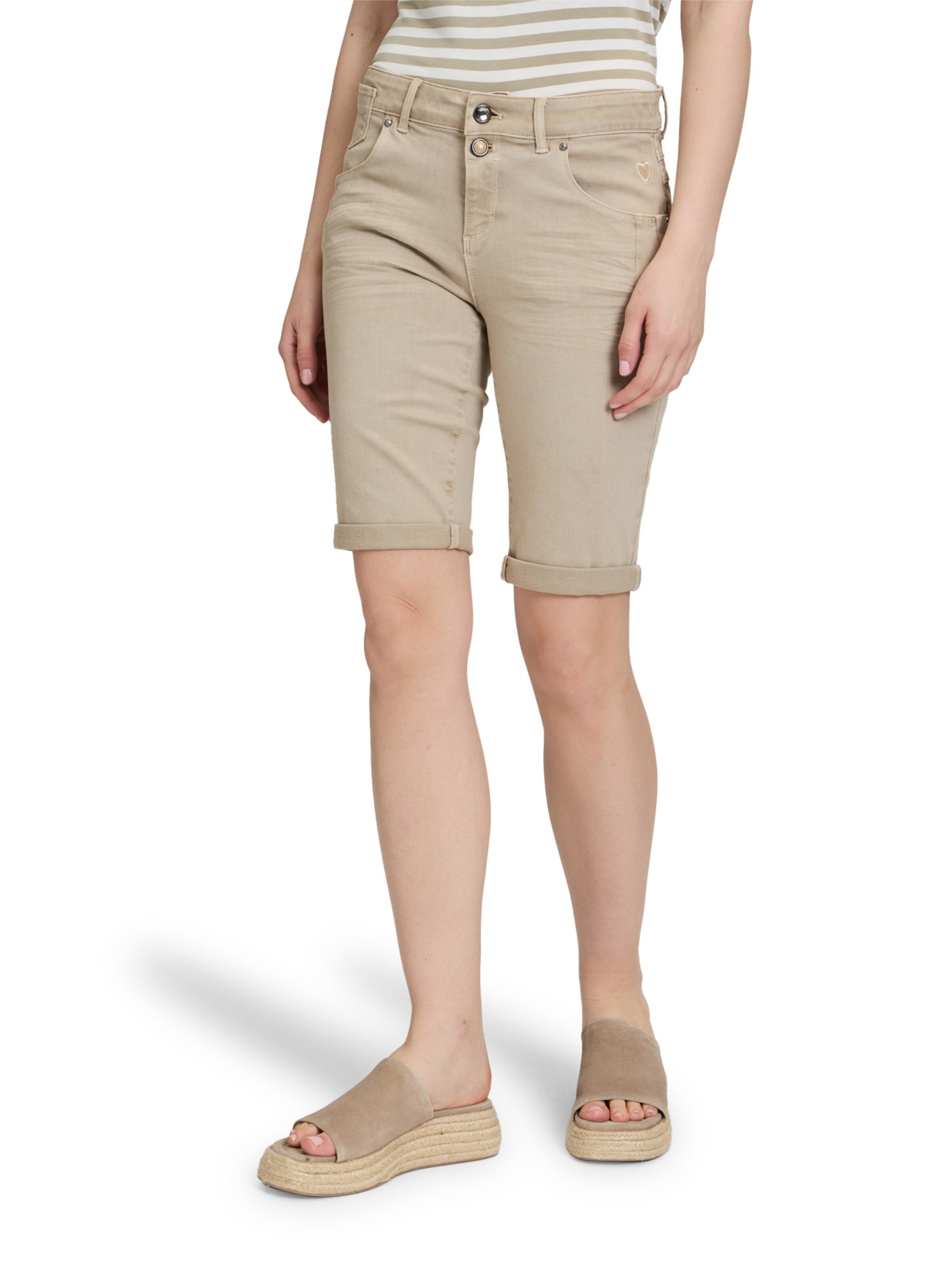 Cartoon Skinny Pants in Beige: front