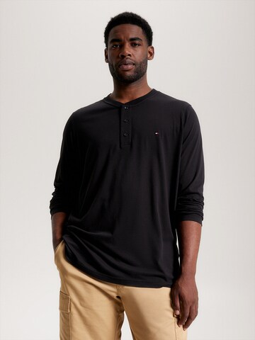 Tommy Hilfiger Big & Tall - Camiseta en negro: frente