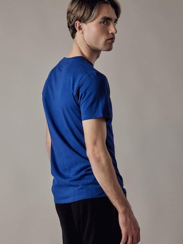 Maglietta 'T-Shirt Girocollo Elasticizzata' di OWN Off With Nature in blu