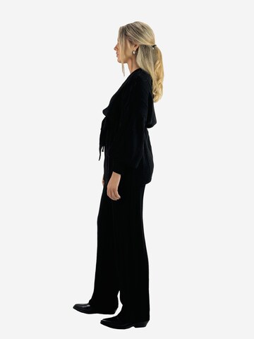 Elara Hausanzug in Schwarz