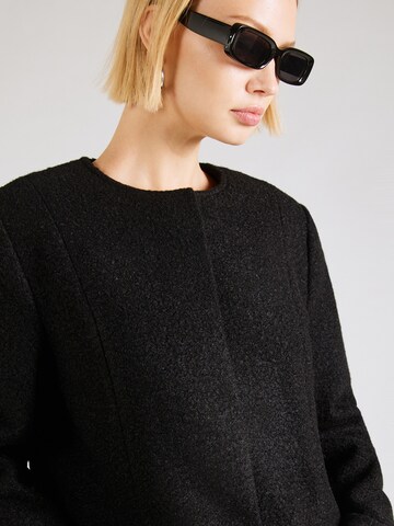 Cappotto di mezza stagione 'Daphne' di ABOUT YOU in nero