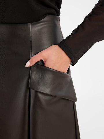 Jupe ' Cassea ' Ana Alcazar en noir