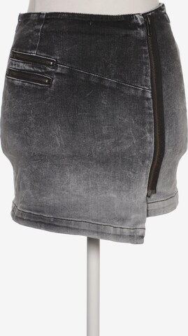 Tommy Jeans Skirt in XS in Grey: front