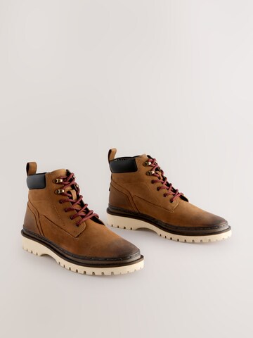 Boots stringati di Next in marrone