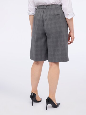 regular Pantaloni di Fiorella Rubino in grigio
