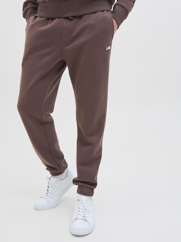 JJ Rebel Конический (Tapered) Штаны 'JREBGORM' в Коричневый