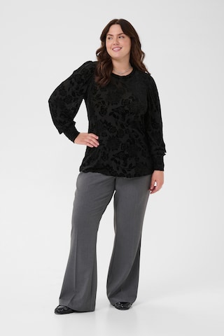 KAFFE CURVE Blouse 'KCrosie' in Zwart