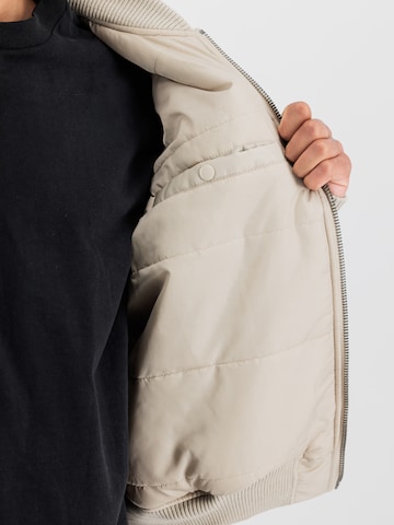 Veste mi-saison ALPHA INDUSTRIES en beige