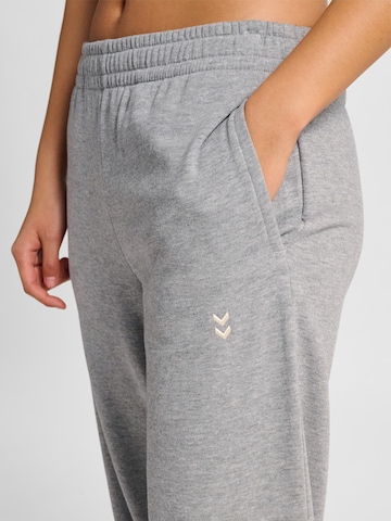 Hummel Loosefit Sportbroek 'PULSE' in Grijs