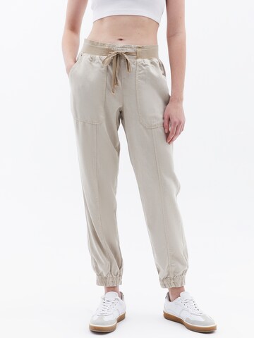 OXXO Tapered Trousers in Grey: front