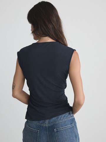 Next Top in Grey