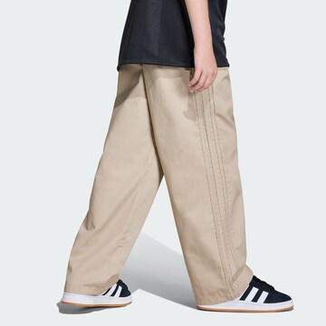 Loosefit Pantaloni di ADIDAS ORIGINALS in verde