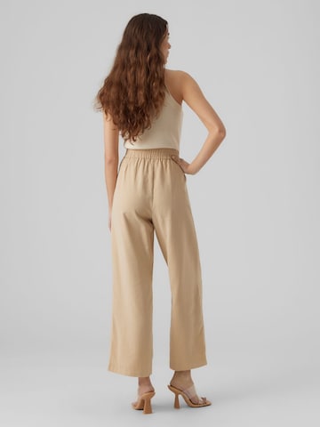 Wide leg Pantaloni 'Carmen' di VERO MODA in beige