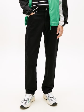 Coupe slim Jean 'RYAN' Tommy Jeans en noir : devant