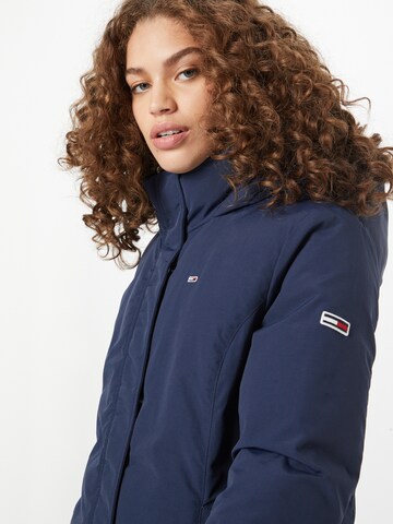 Tommy Jeans Tussenjas in Blauw