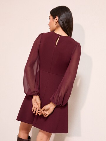 Friends Like These Kleit, värv punane