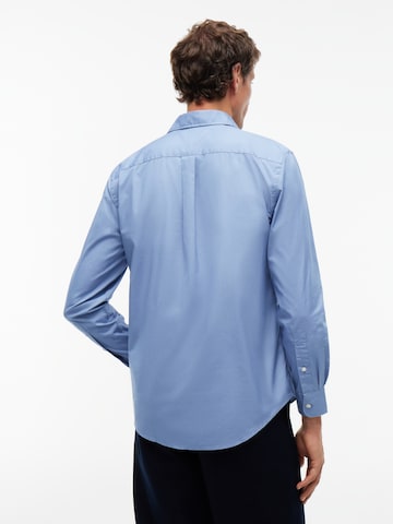 TOMMY HILFIGER Regular fit Button Up Shirt 'FLEX' in Blue: back