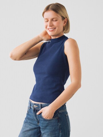 Top di Honest Basics in blu