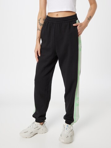 Tapered Pantaloni 'Cuffed Tape' de la ADIDAS ORIGINALS pe negru: față