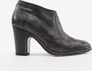 Liebeskind Berlin Dress Boots in 38 in Black: front