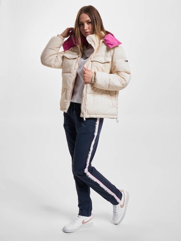 Veste d’hiver 'Contrast Hood' Tommy Jeans en beige