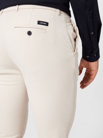 Calvin Klein Slim fit Chino Pants in Beige