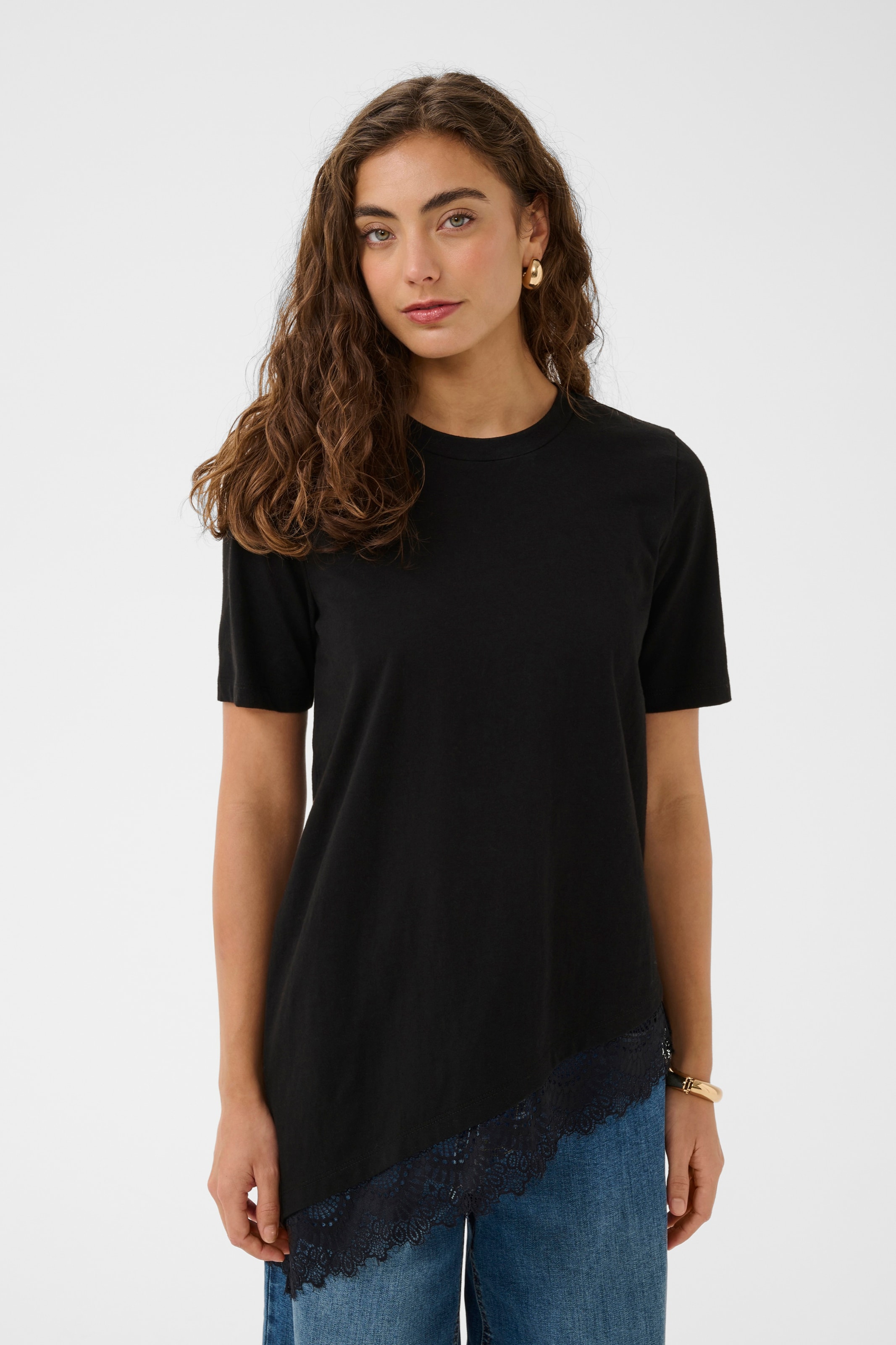 CULTURE Shirt in Black: front