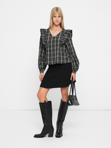 JDY Blouse 'JDYDOLLY' in Zwart