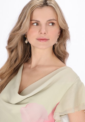 Usha - Vestido en beige