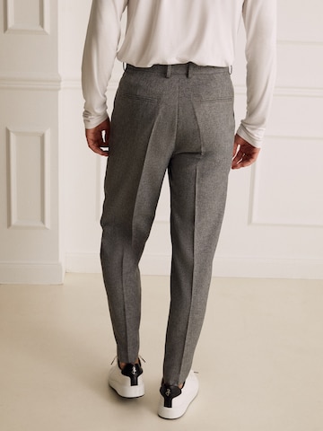 Guido Maria Kretschmer Men Regular Trousers with creases 'Santino' in Grey