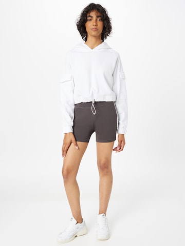 Hummel Skinny Sportshorts 'Zella' in Grau