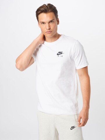 T-Shirt Nike Sportswear en blanc : devant