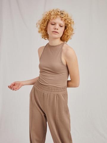 A LOT LESS Top 'Indra' (GOTS) in Beige: predná strana