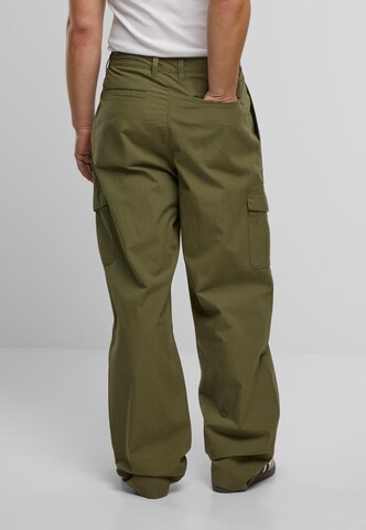 Wide leg Pantaloni cu buzunare de la Urban Classics pe verde