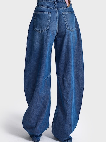 Barrel Jean 'BARREL BALLOON MID RISE JEANS - AZURE' IT'S BASIC en bleu