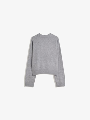 Bershka Pullover in Grau