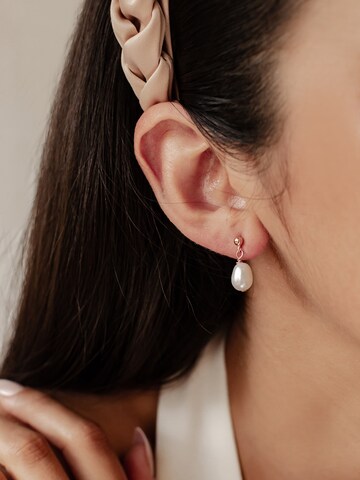 Hey Happiness Oorbellen 'Ball and Pearl' in Goud