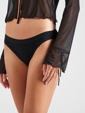 Slip 'SCARLETT' de la ESPRIT pe negru: față