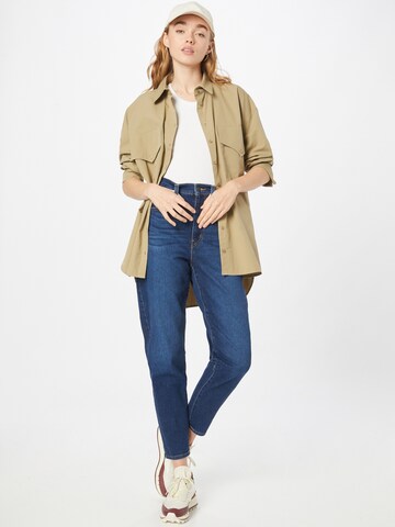 mėlyna LEVI'S ® Siaurėjantis Džinsai 'High Waisted Mom Jean'