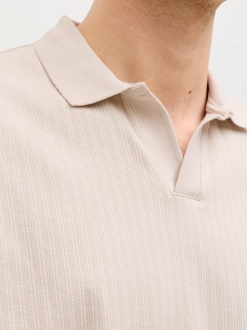 JJ Rebel Tričko 'JREBDENVER' – béžová