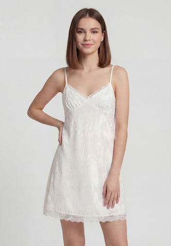 MYMO Dress in White: front