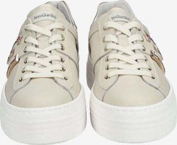 Nero Giardini Sneakers in Beige