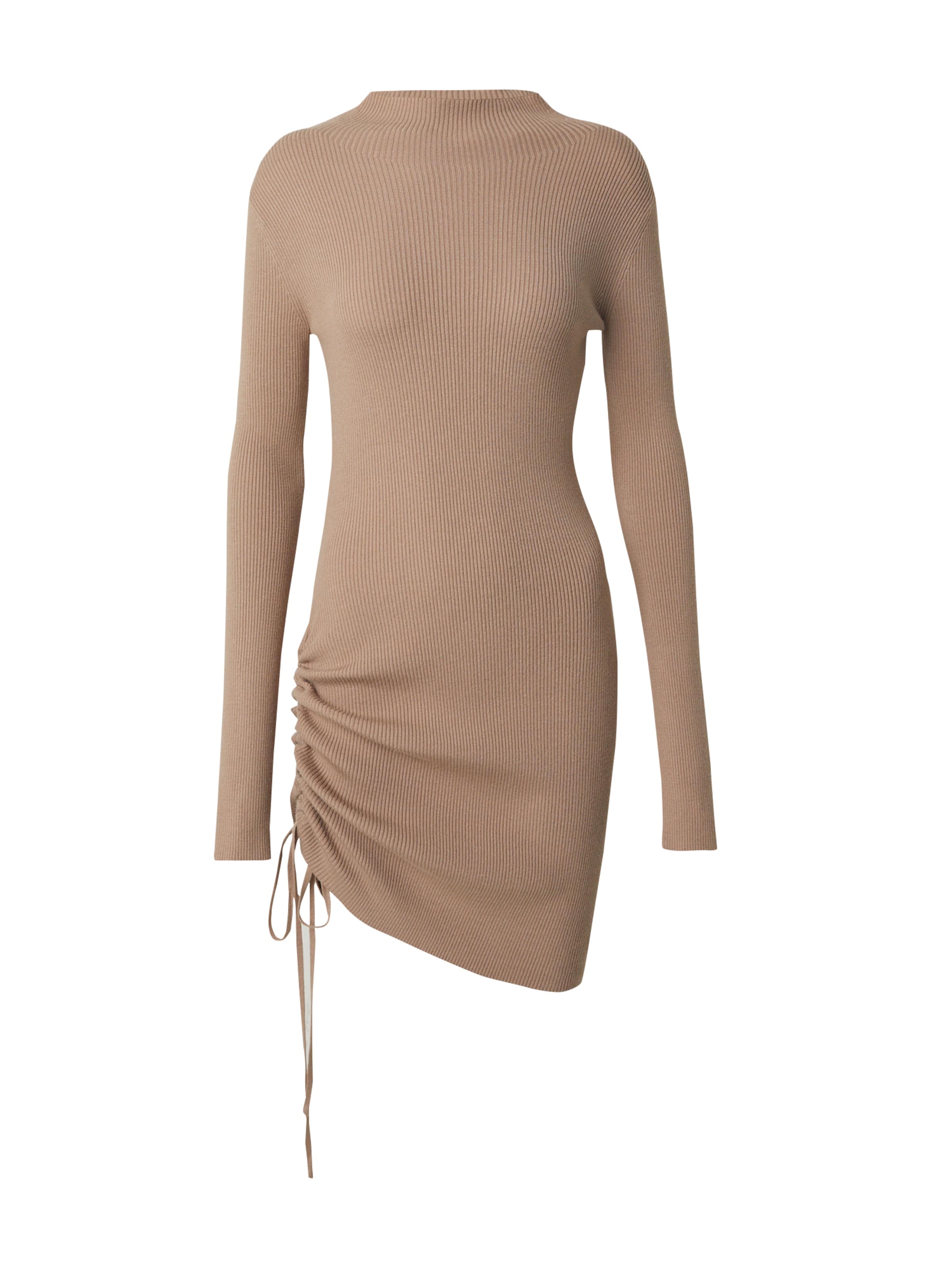 Rochie de la Cheyenne Ochsenknecht pe bej: față