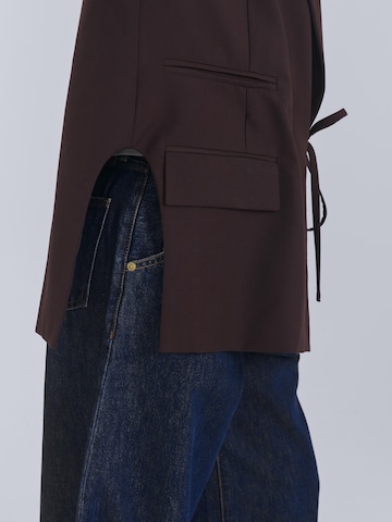 AEMMI Blazers 'WRAP OVERSIZED BLAZER' in Bruin