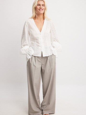 NA-KD Blouse in White: front