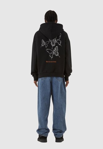 Felpa 'Barbed Wings' di MJ Gonzales in nero