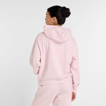 new balance Sweatshirt 'Essentials' in Roze