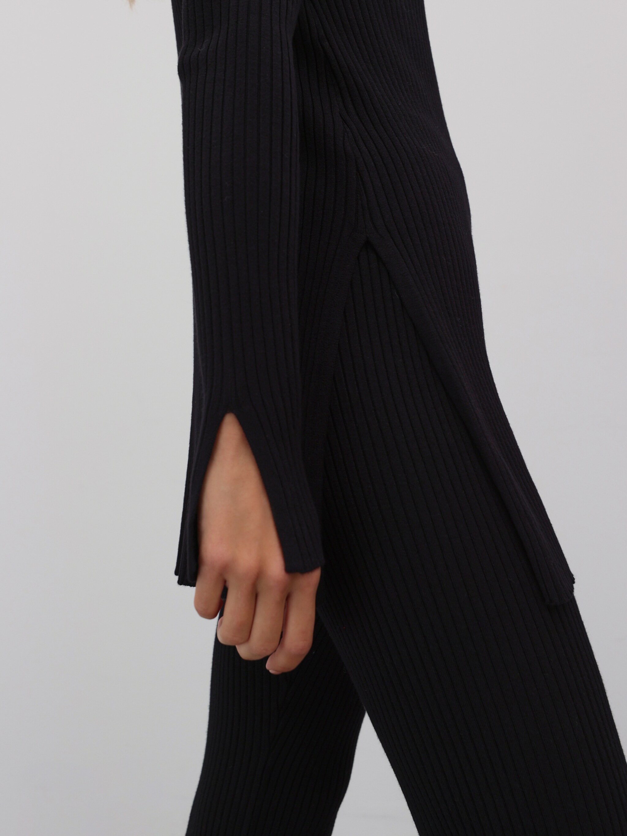 EDITED Producten Trui 'Felka' Zwart