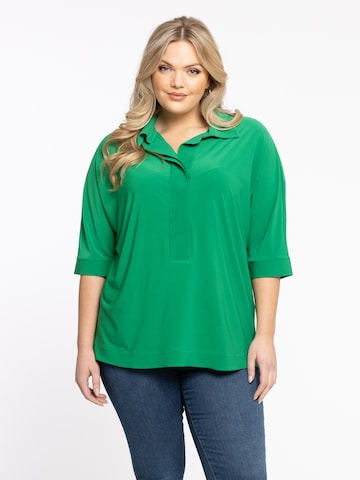 Yoek Shirt in Green: front