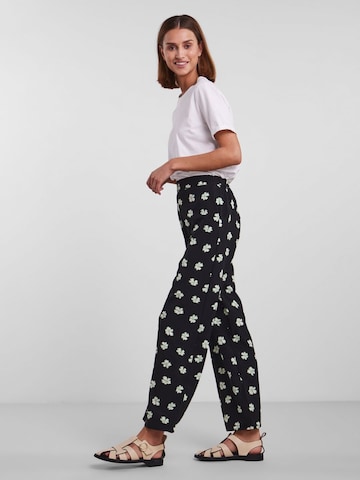 PIECES Regular Pants 'Gurla' in Black